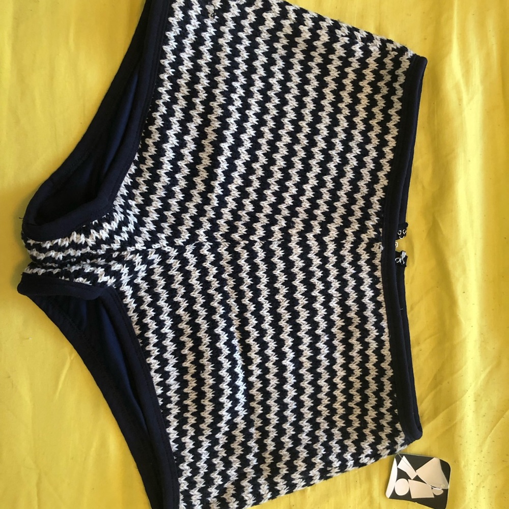 Knit hot pants